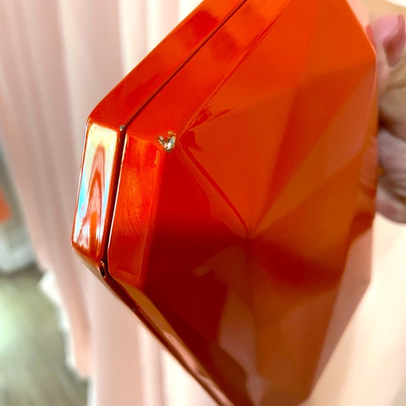 Very cute and stylish clutch with big bow crystal, only corner have scratch! - Picture 4 of 6